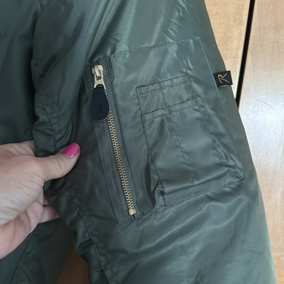 ✈️ Bomber Jacket punk rock patches worn once! Men’s medium women’s L to XL - Picture 2 of 15